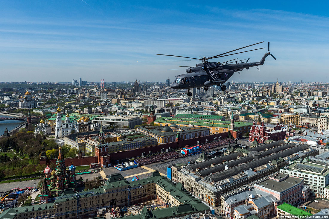 Воздушную часть парада Победы в Москве отменили (на разгон облаков выделили 98 миллионов)