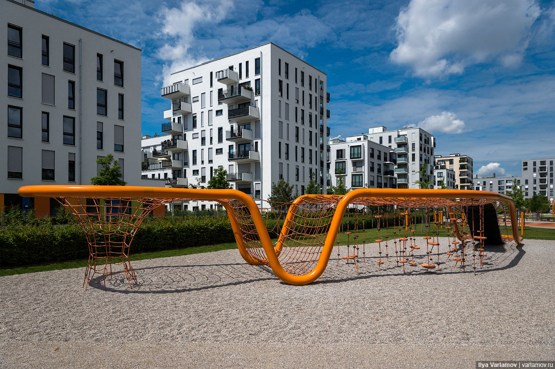 Детские площадки в новых районах Мюнхена. Хотели бы здесь играть?