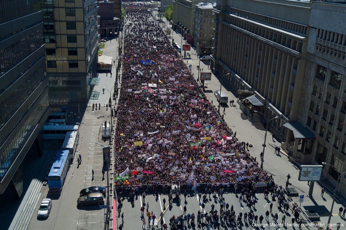 На митинг против сноса пятиэтажек в Москве пришли около 20 тысяч человек