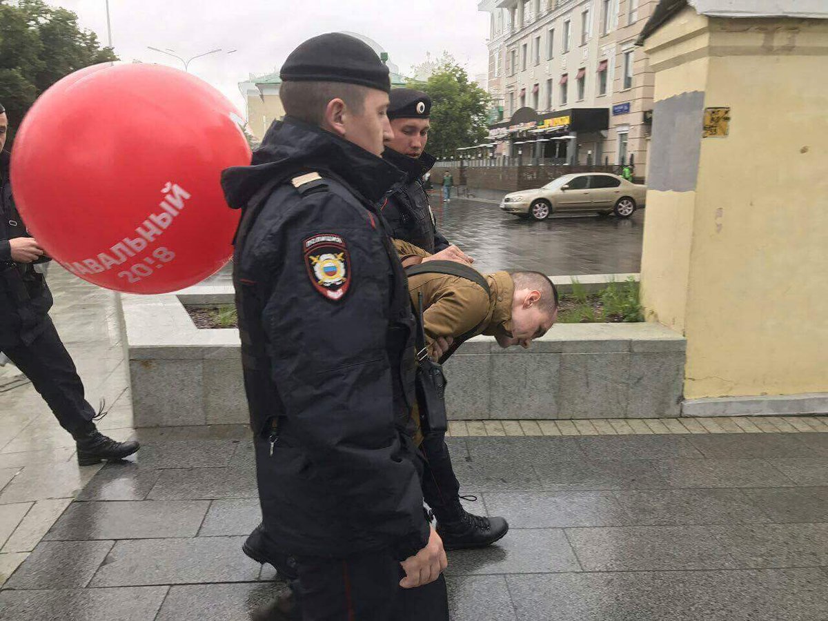 В Москве задержаны около 70 волонтеров штаба Навального
