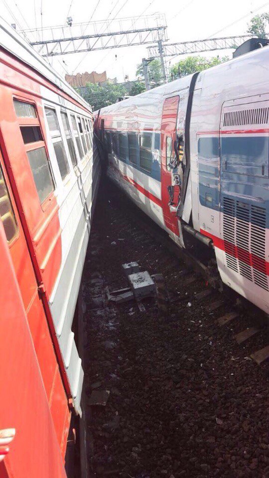 На Курском вокзале в Москве столкнулись два поезда, есть пострадавшие