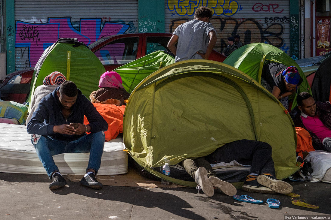 Мигранты захватывают Париж