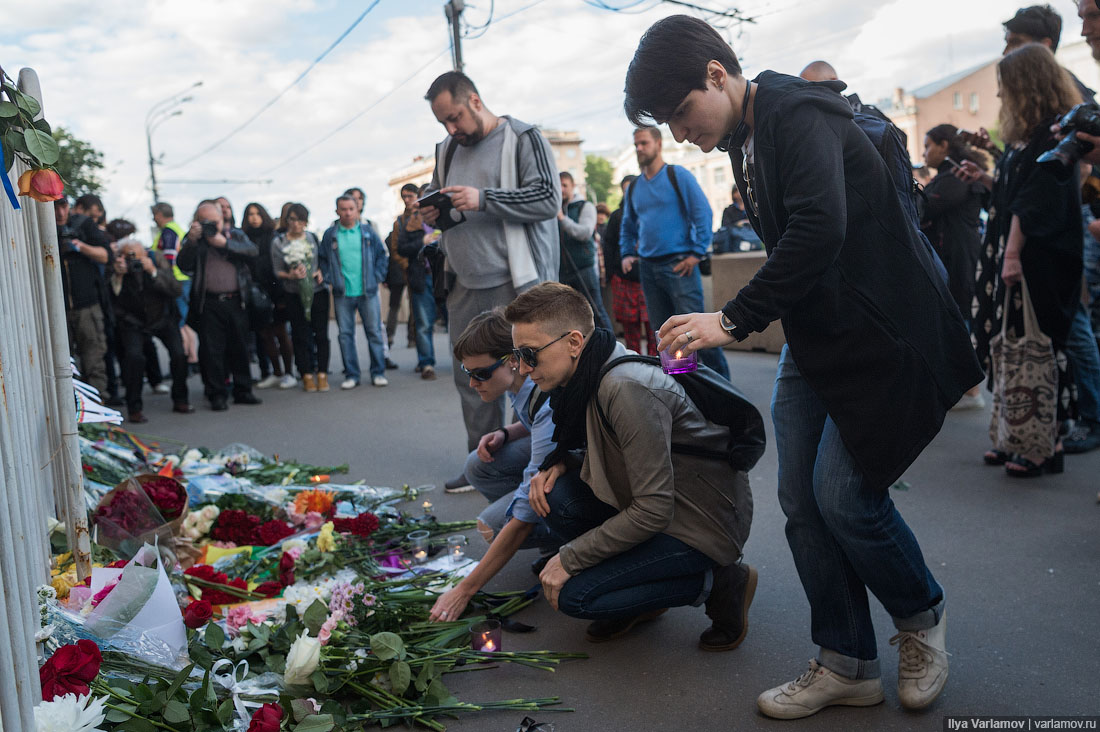 Москвичи почтили память жертв теракта в Орландо