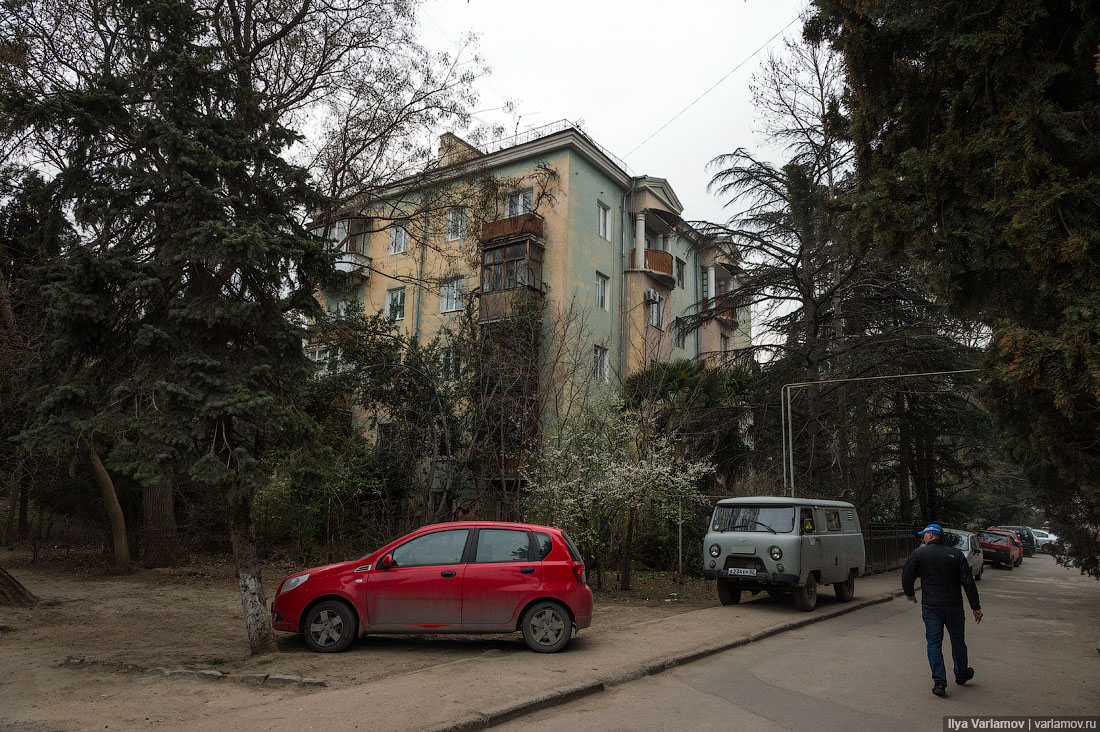 «Ялта: курорт, который ещё можно спасти», — фоторепортаж блогера Ильи Варламова 25