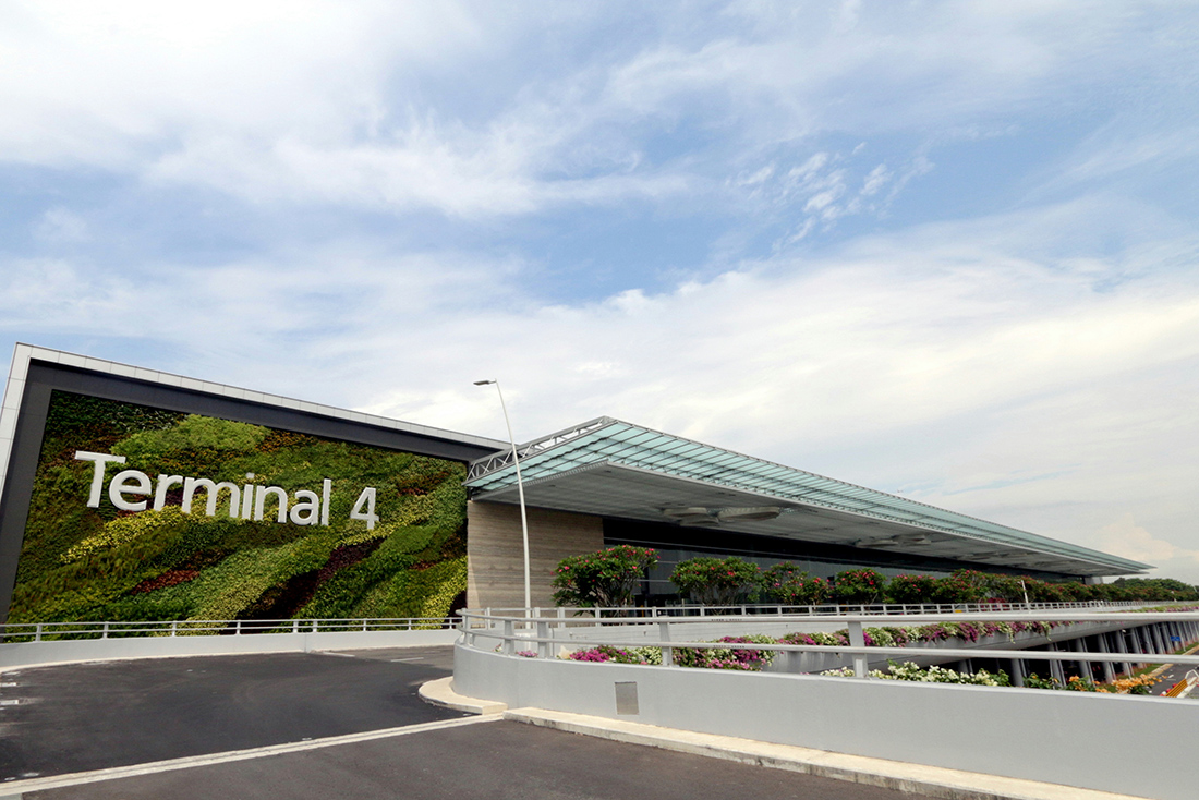 В самом крутом аэропорту мира открылся новый терминал!
