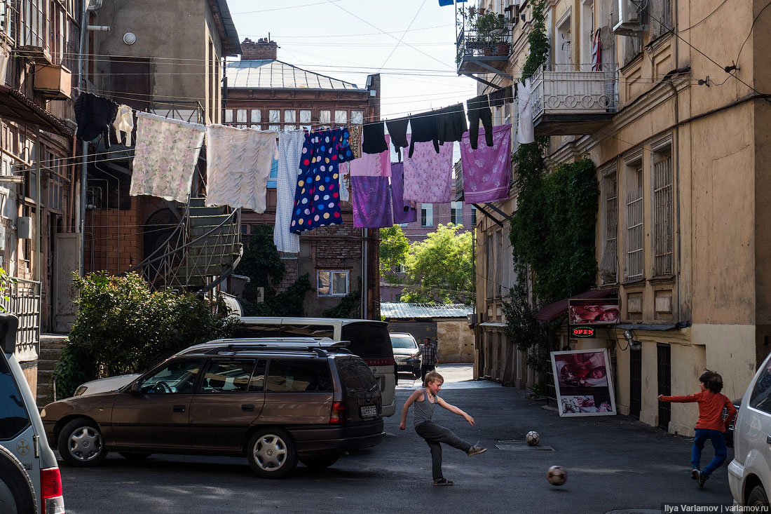 Хороший Тбилиси, часть 2: дворы и другая красота