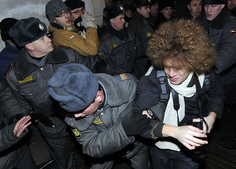 Зимние забавы в Москве. Разгон несанкционированного митинга.