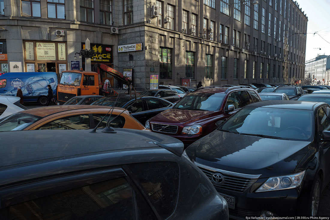 Новости платной парковки в Москве: больше, дороже 
