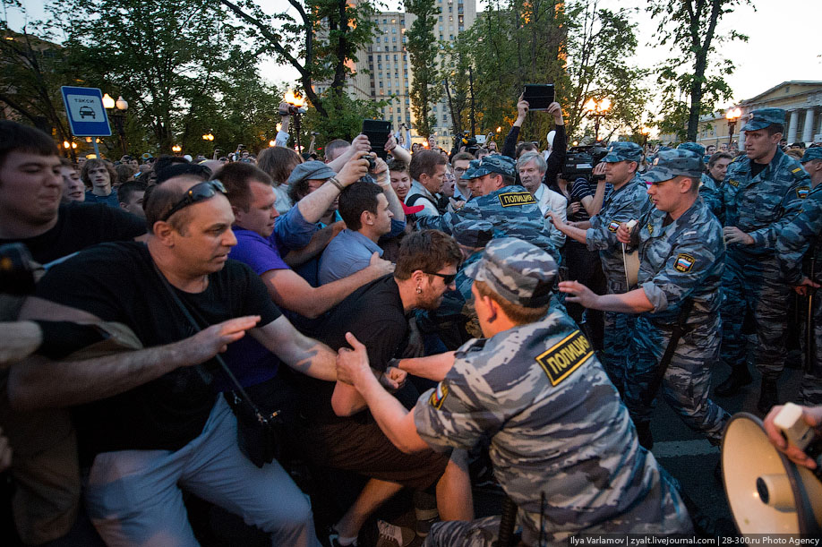 Разгон лагеря оппозиции на Кудринской площади