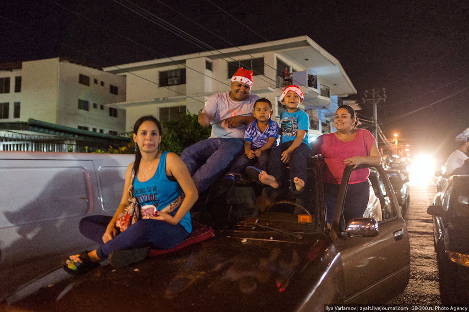 Рождественский парад в Давиде, Панама