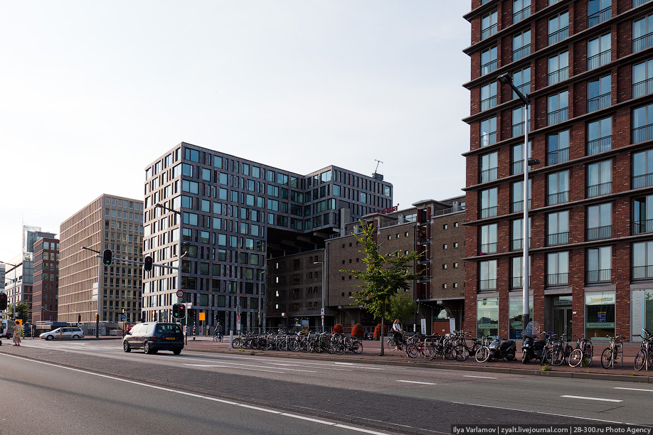 Новый квартал в Амстердаме, Бостон и Детройт