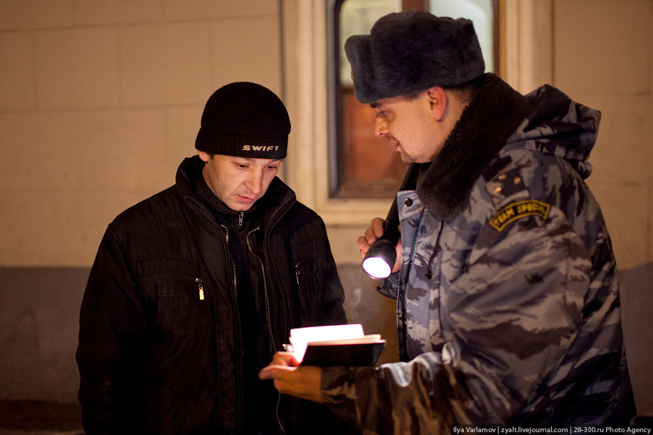 Ночной рейд московского ОМОНа.