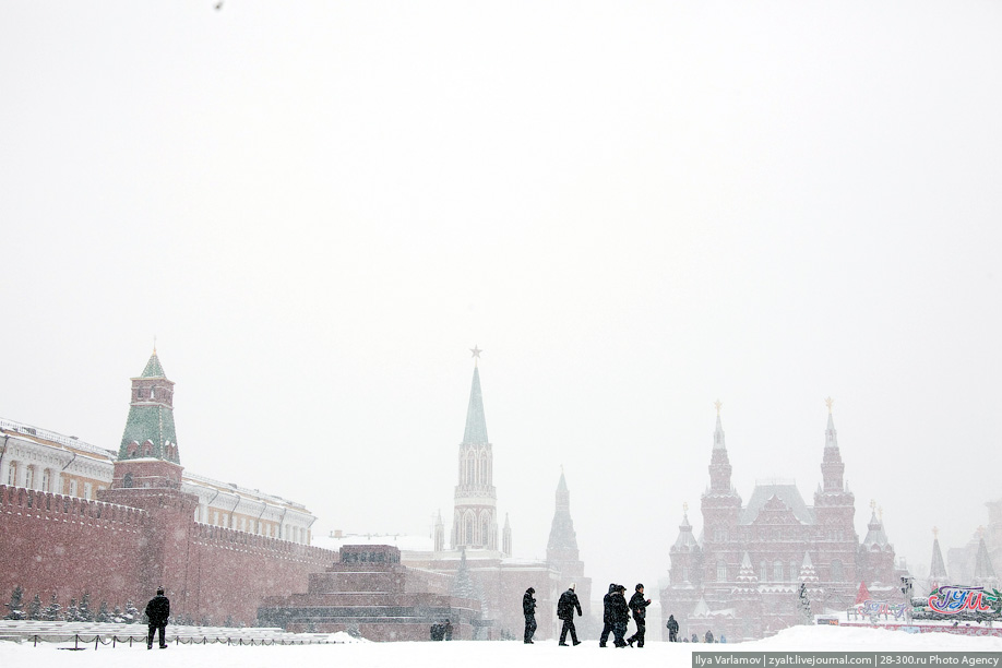 Как в Москве снег выпал. 