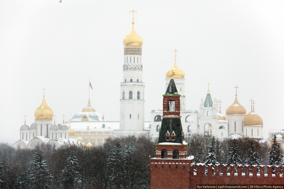 Как в Москве снег выпал. 