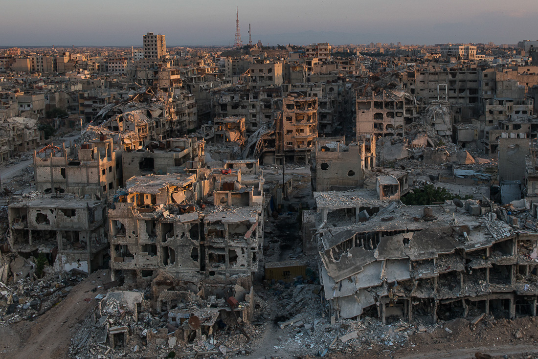 Сирия, уничтоженная войной Сирии, войны, чтобы, только, районы, вообще, города, ничего, России, Асада, почти, Дамаска, сейчас, стоит, Хомса, война, горизонте, здесь, которая, против