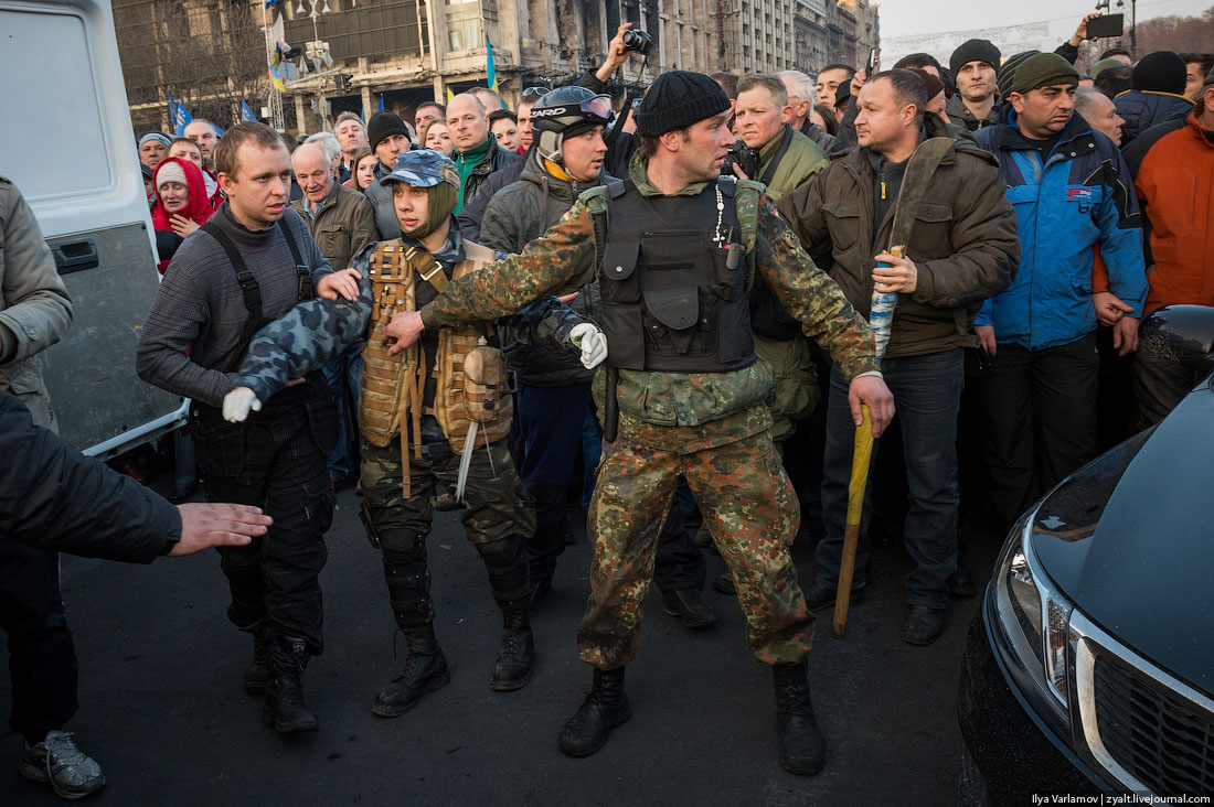 Украина сегодня час назад. Американцы на Украине 2014. Русские на Майдане 2014.