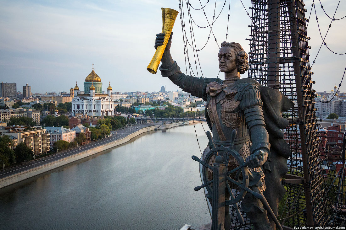 Фото памятника петру i