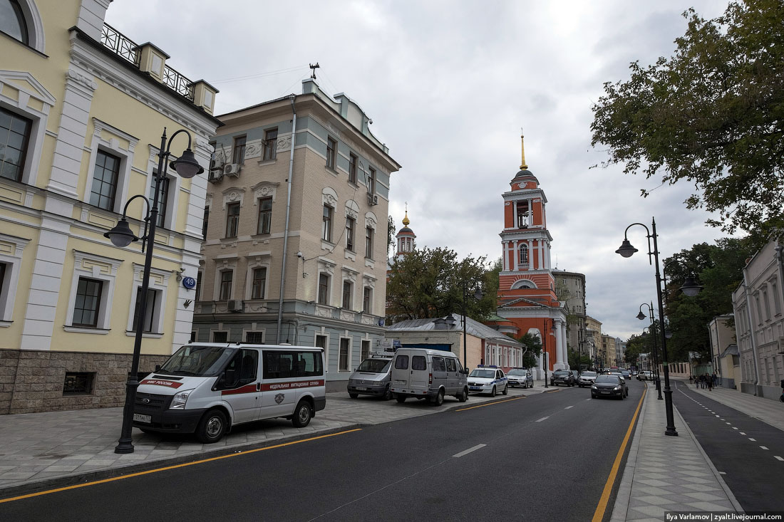 Резиденция замоскворечье. Москва Замоскворечье фото. Особняки в сериале призраки Замоскворечья. Министерство энергетики на Пятницкой. Замоскворечье сегодня фото города.