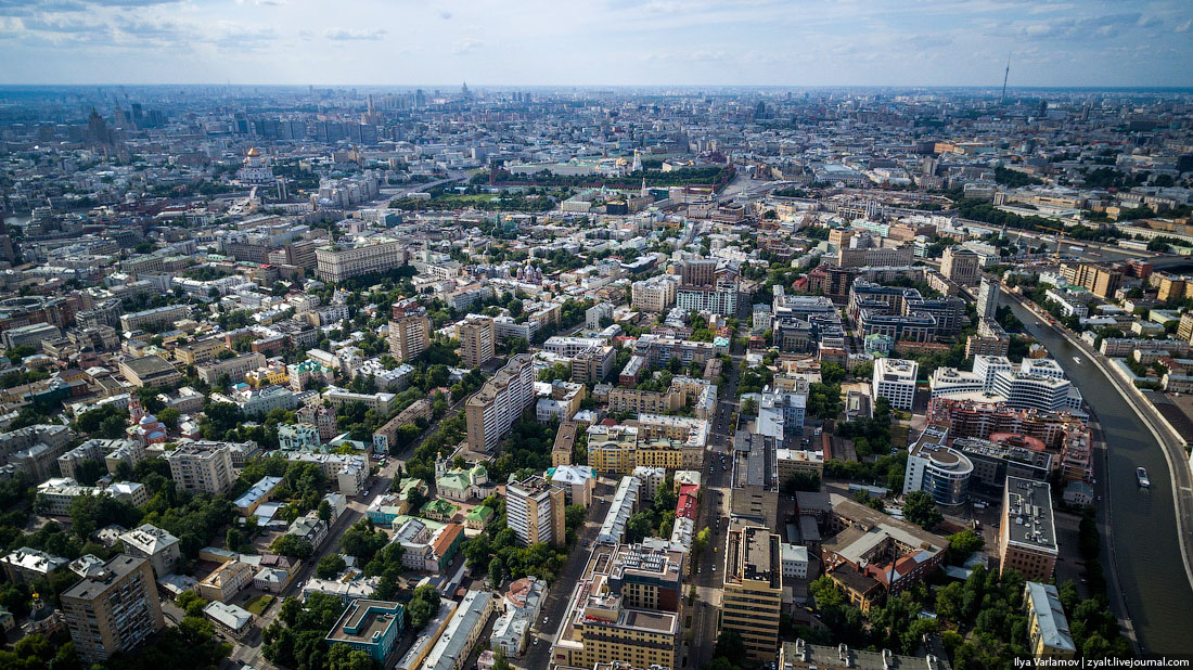 Вид сегодня. Бахмут Артемовск панорама. Житомир с высоты. Бахмут город с высоты. Москва ЦАО сверху.