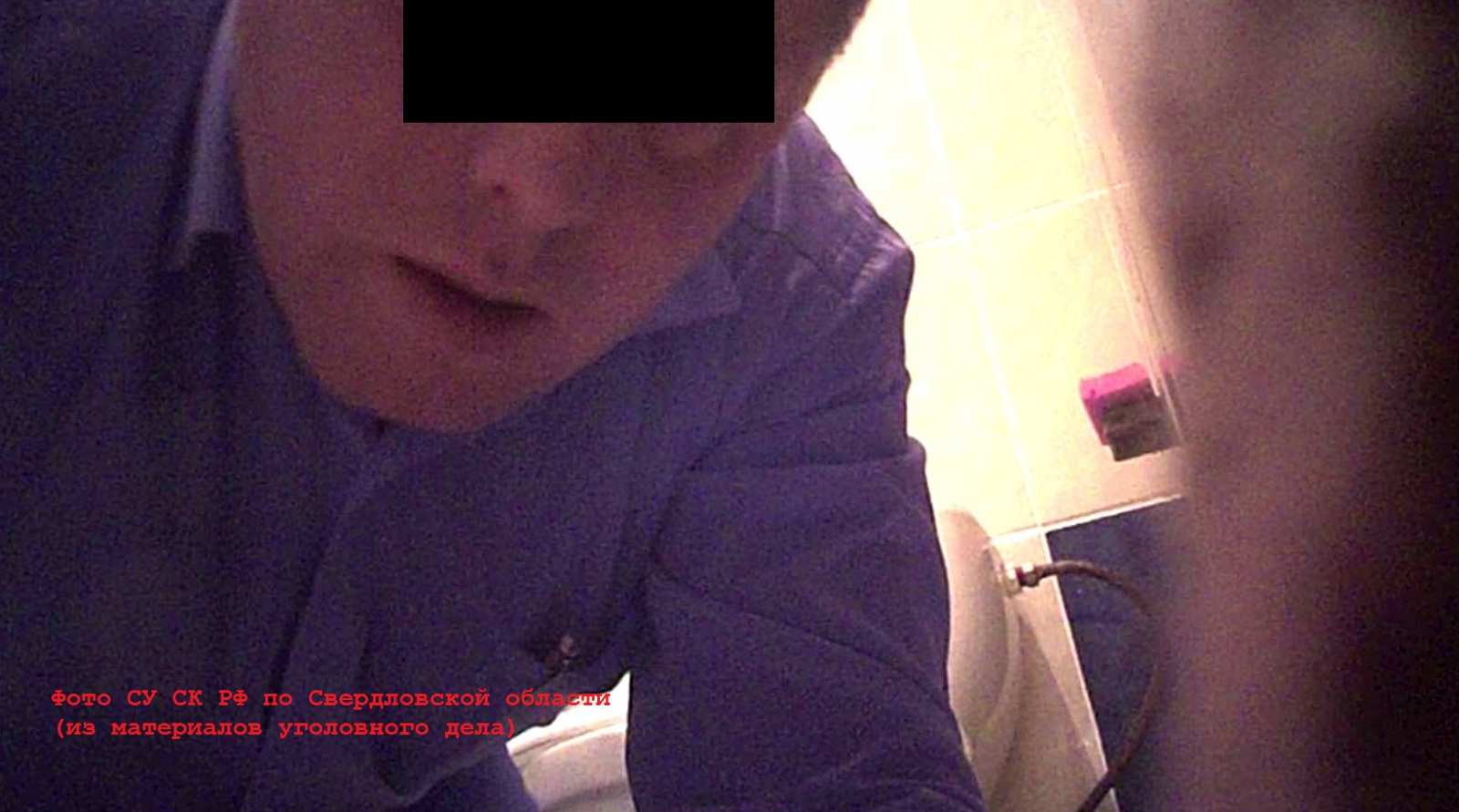Свердловский единоросс, установивший камеру в женском туалете, избежал 