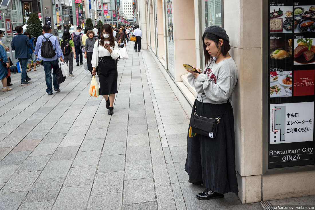Японская мода: лолиты, кириллица и лошадиные рюкзаки 