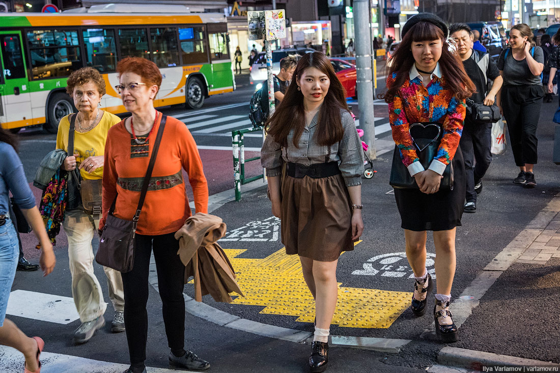 Японская мода: лолиты, кириллица и лошадиные рюкзаки 
