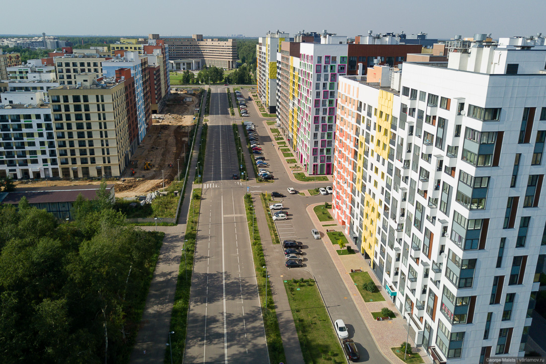 Школа в микрогороде в лесу. Микрогород в лесу Митино. Светлые горы Микрогород. Красногорский район Микрогород в лесу. ЖК Микрогород.