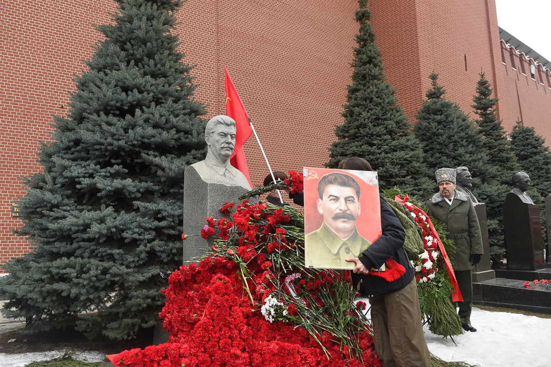Время смерти сталина. Сталин Иосиф Виссарионович 1953. Сталин Иосиф Виссарионович в мавзолее. Мавзолей Ленина 1953.
