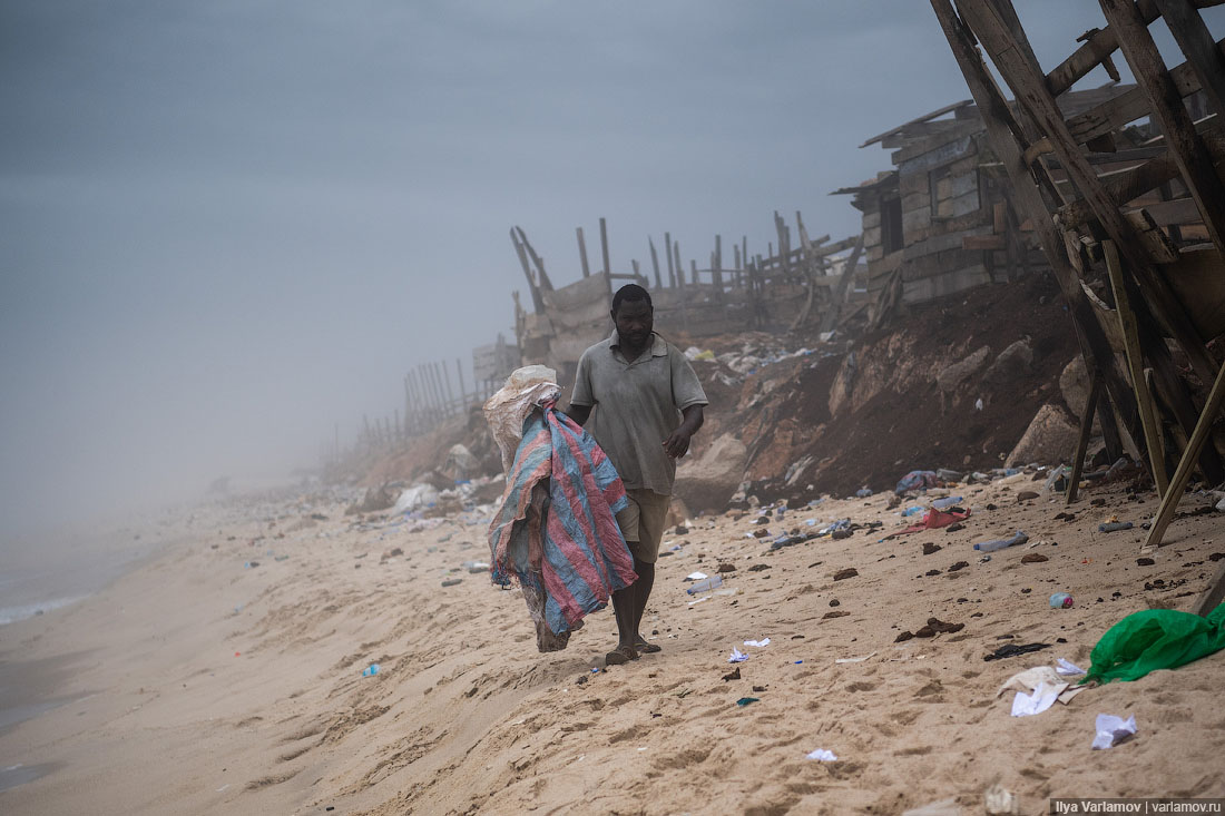 Страх и нищета в Гане берег, мусор, потом, Народ, океан, говно, гадить, живут, берегу, может, Мусор, отходы, рыбаков, можно, чтобы, живет, посмотрим, выходят, сжигают, После
