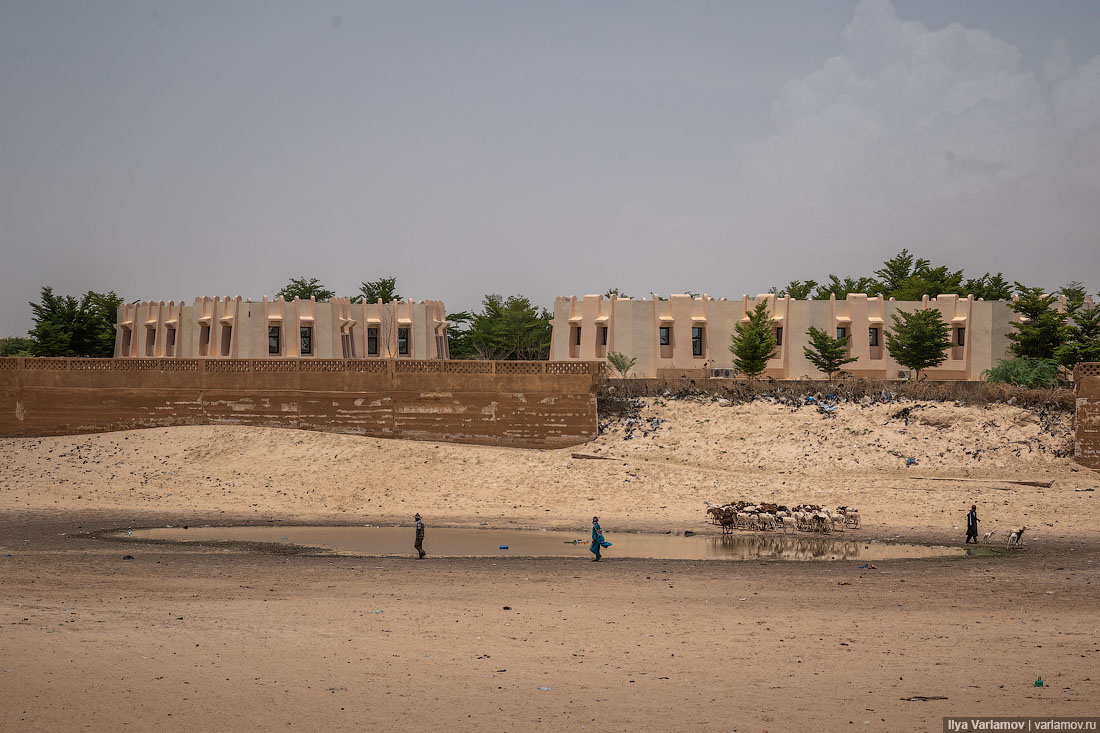 Тимбукту: разрушенный аэропорт, нищета и туареги Тимбукту, города, город, Аэропорт, после, можно, около, просто, военные, только, городе, очень, выглядит, время, когда, пришлось, аэропорта, почти, которые, назад