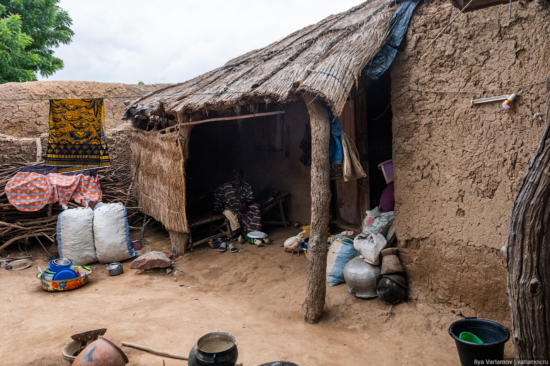 Почему в Мали жопа? очень, продают, стране, просто, местные, населения, туристов, Торговля, делают, между, против, туареги, около, Утром, народ, чтобы, после, Вообще, стоит, Здесь