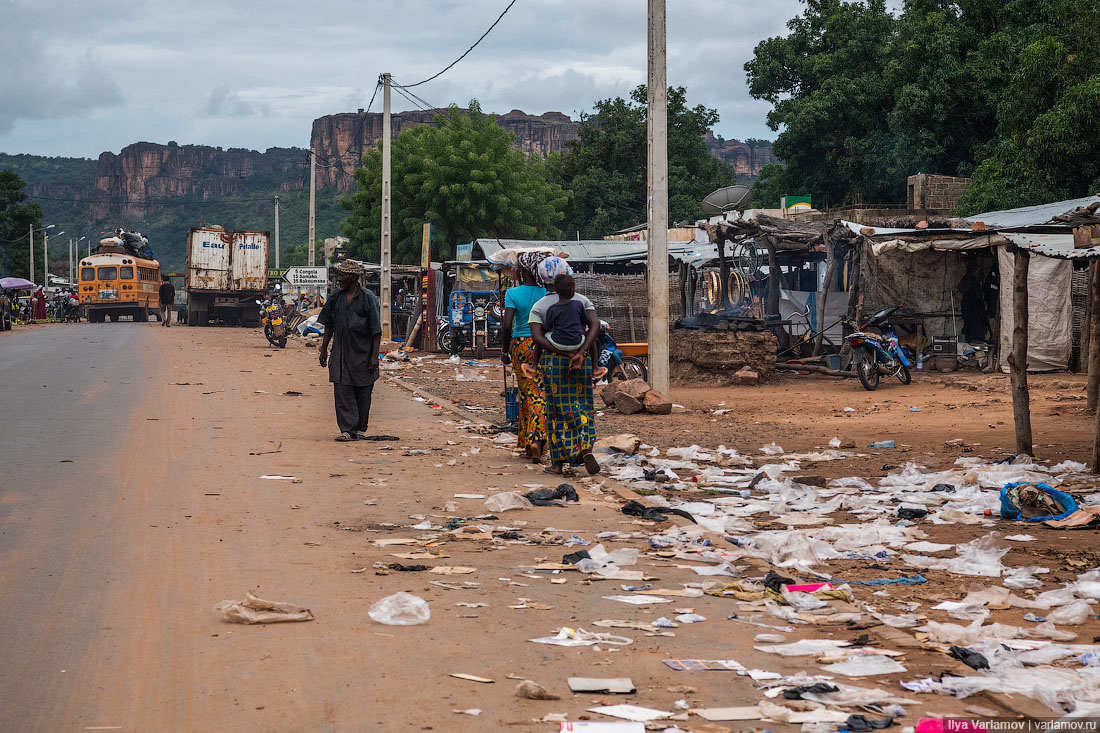 Три беды в Мали: колдуны, шлюхи и дороги очень, будет, просто, Африка, можно, стране, только, Марокко, более, много, страна, принципе, Францию, человек, бабла, делают, тогда, детей, народ, Большинство