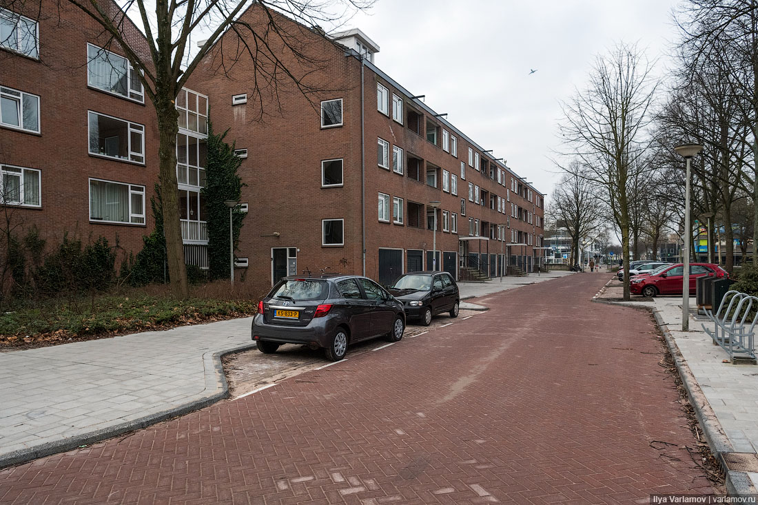 Такого Амстердама вы точно не видели (жуткие фото)! улицы, Амстердам, чтобы, кирпичом, таких, используется, такие, дороги, первых, этажей, делали, Очень, балконов, начали, разных, голландцы, этажи, назад, появились, земли