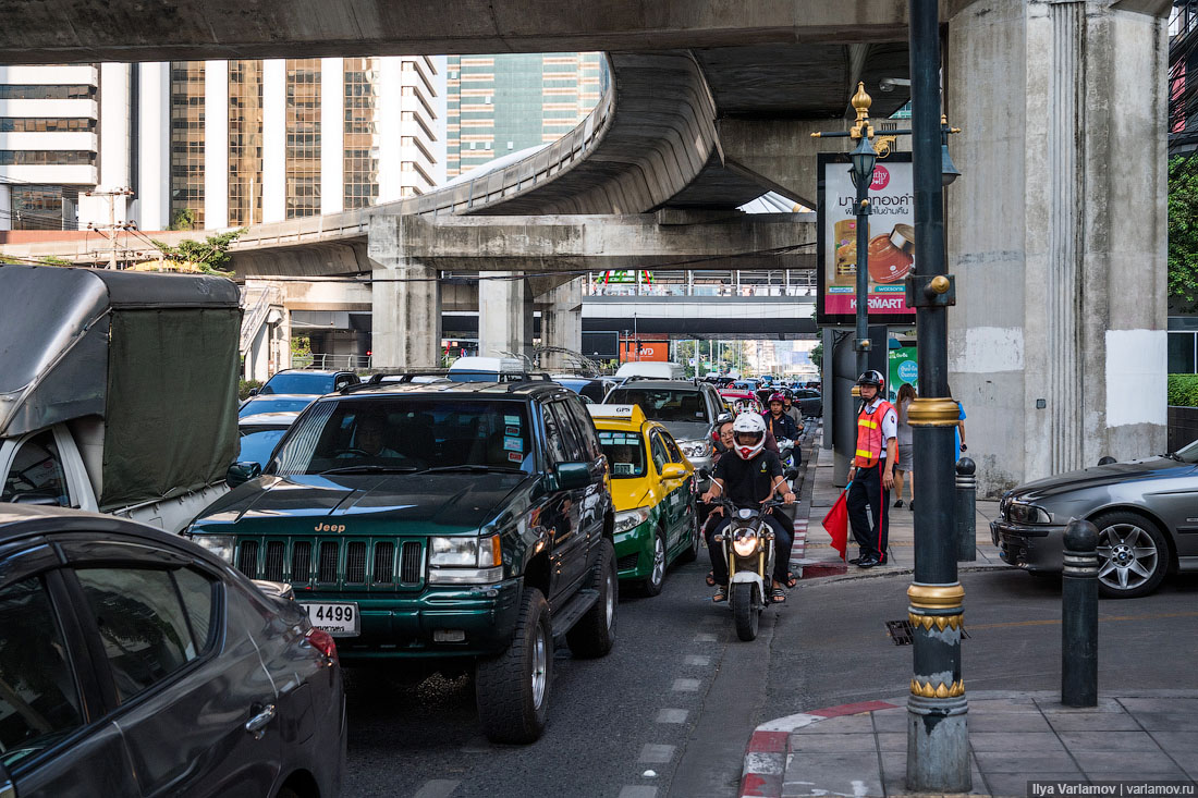 Бангкок: самые страшные пробки в мире можно, только, поезда, шоссе, тысяч, место, отдельные, кассы, Таиланде, такси, сразу, город, вариант, транспортных, средств, вентилятором, много, сиденьями, класса, правой