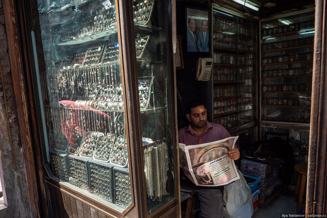 Почему каир называют. Каир магазины. Мага Каир. Kodak магазин в Каире. Старый Каир магазины фото.