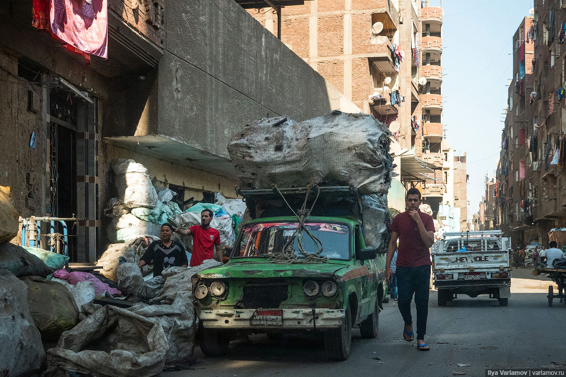 Город мусорщиков мусорщиков, мусора, Каира, Город, мусор, сортируют, крышах, копты, здесь, прямо, районе, этого, свинарники, проехать, отходов, балконы, деятельность, квартал, место, отходы