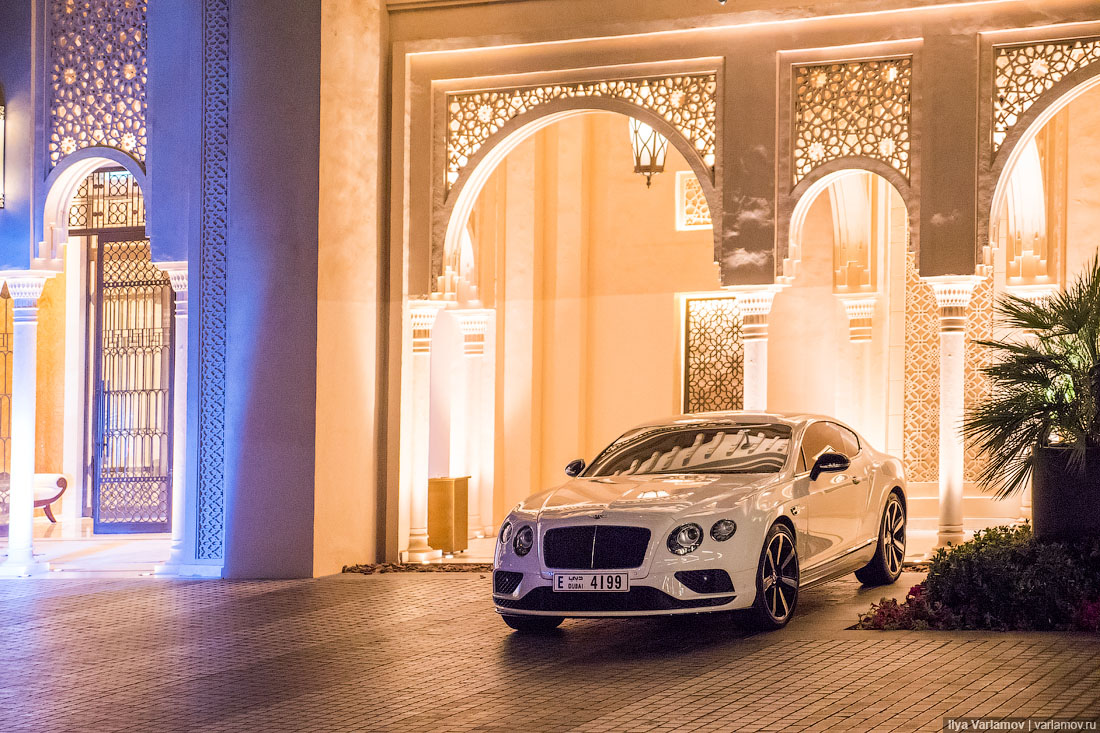 Дубайские машины. Порше Халифа. BMW 3 Дубайская. Арабские машины. Абу Даби машины.