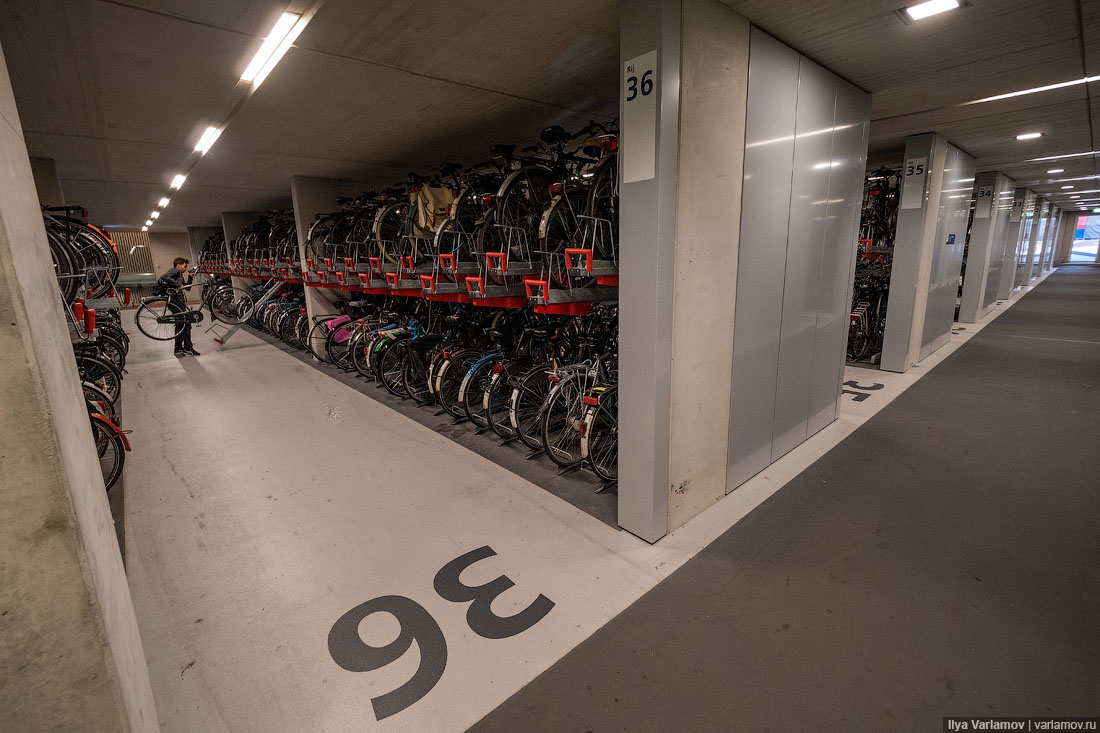 Это просто космос: в Гааге построили велопарковку на 8000 мест 