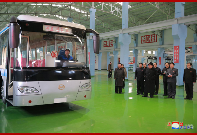 Почему даже Ким Чен Ын адекватнее вашего мэра автобусы, троллейбусы, троллейбусов, Томска, Москва, сказал, пояснил, контактной, электробуса, словам, новеньком, работу, транспорта, только, товарищ, руководитель, отметил, троллейбусе, Великий, чтобы