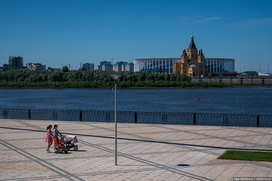 Нижний Новгород в дни ЧМ: засохшие ёлки и доступные тёлки 