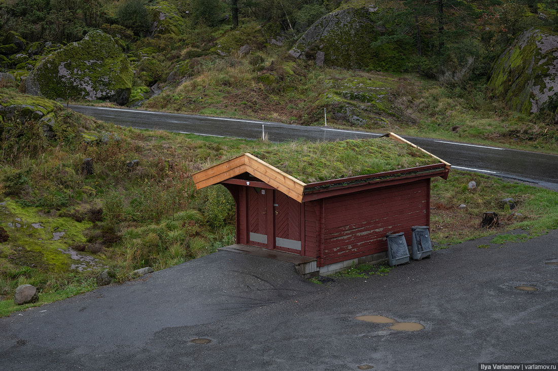 Норвегия: деревенская школа и кладбище русских матросов Норвегии, можно, очень, ничего, только, место, около, отель, круто, здесь, Здесь, построенных, порядке, находится, больше, Вокруг, человек, давно, музей, такой