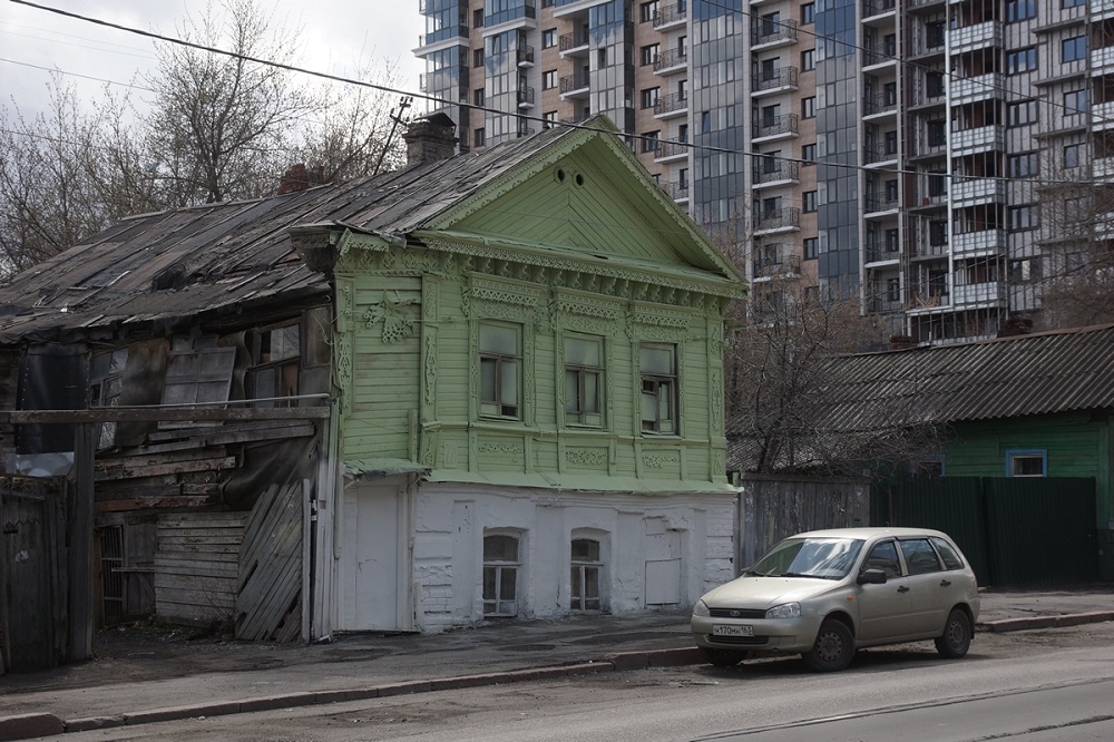 Дом стали. Дом мещанки Марии Рафаиловой Самара. Самара старые дома в центре города. Ветхие здания в Самаре. Самара центр города ветхие дома.