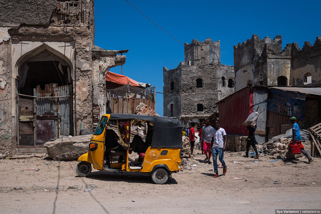 Могадишо, Сомали: остатки высокоразвитой цивилизации Могадишо, Сомали, войны, раньше, только, ехать, здания, отель, Сейчас, можно, руины, блокпоста, невозможно, аэропорта, сегодня, охраной, когдато, закрыт, потому, охраны