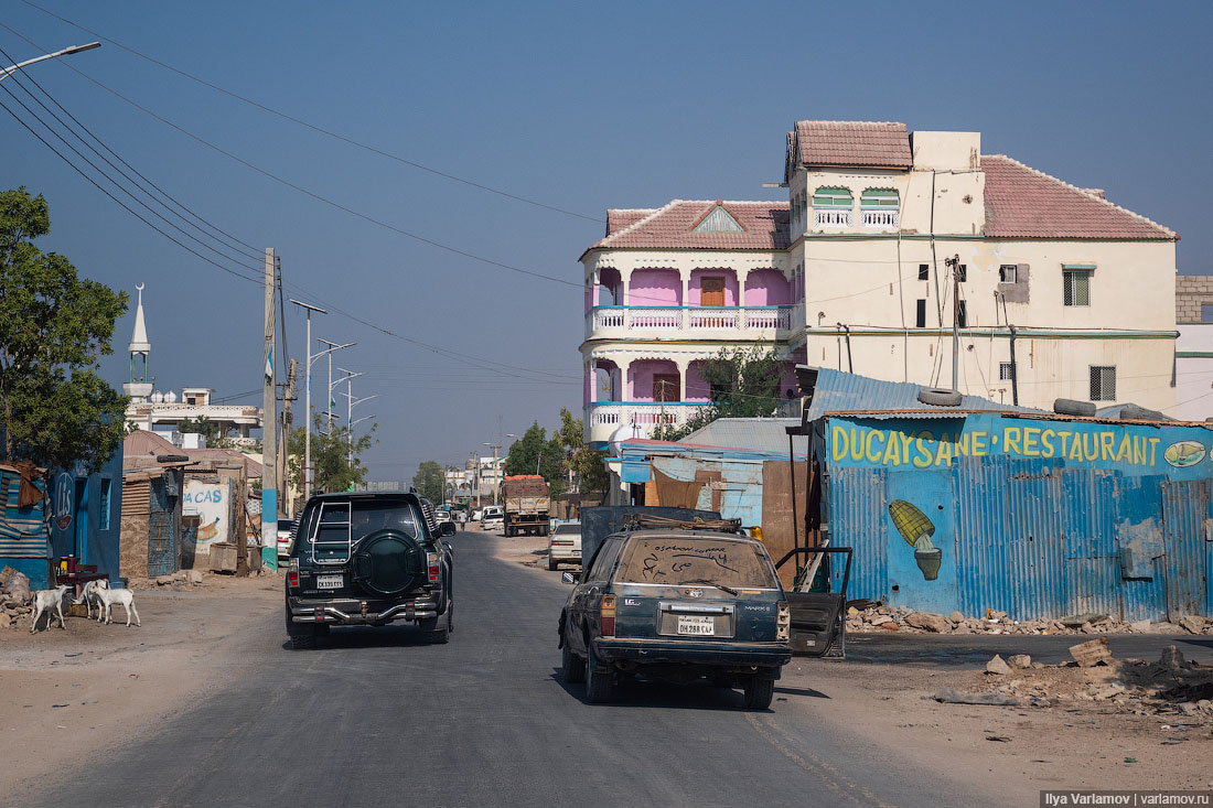 Сомали, Пунтленд: родина пиратов XXI века очень, Сомали, Босасо, пиратов, чтобы, только, просто, выглядит, несколько, какието, аэропорта, который, Пунтленд, стоит, машины, город, городе, пираты, Могадишо, Пунтленда