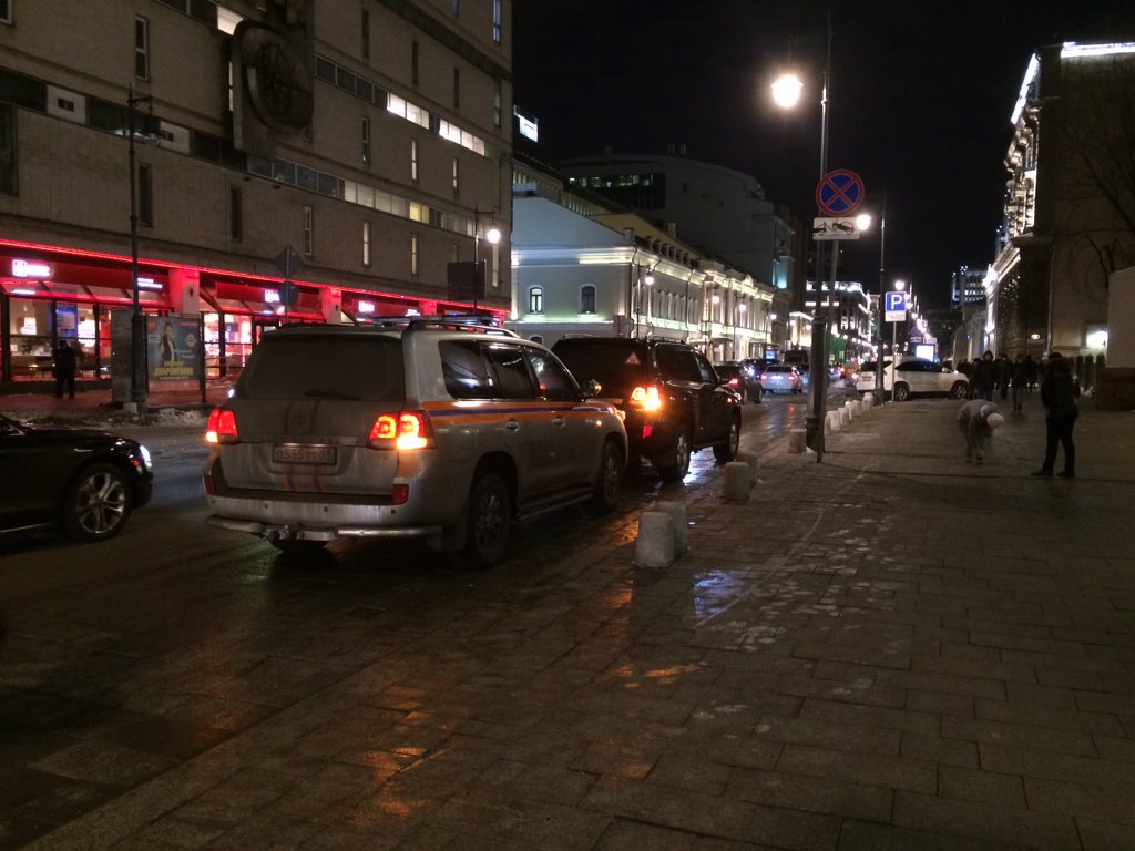 Fake Taxi: МЧС обслуживает московских чиновников (18+)