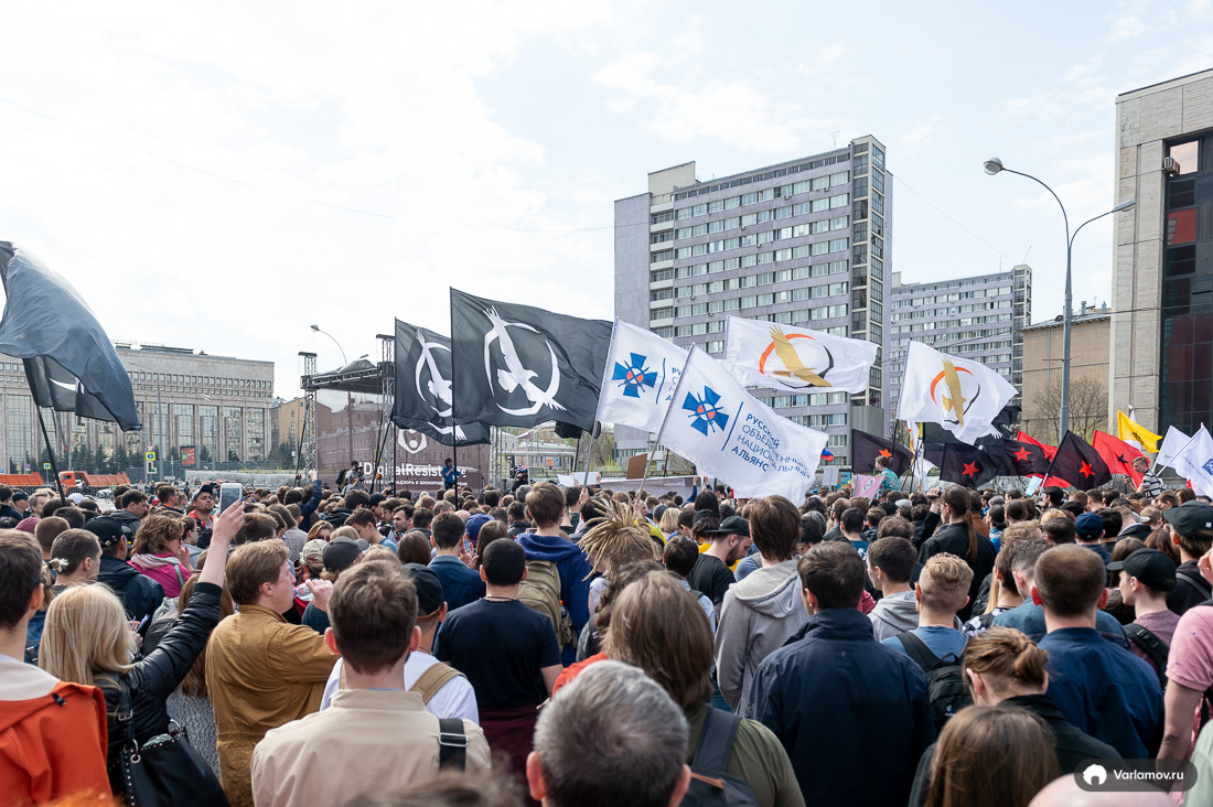 У нас завёлся предатель? сцены, протеста, происходит, инаугурации, растёт, позвольте, Сахарова, Большой, человек, пришли, думаете, проспект, неделю, Некоторые, Дурова, российским, триколором, целом, народные, походило