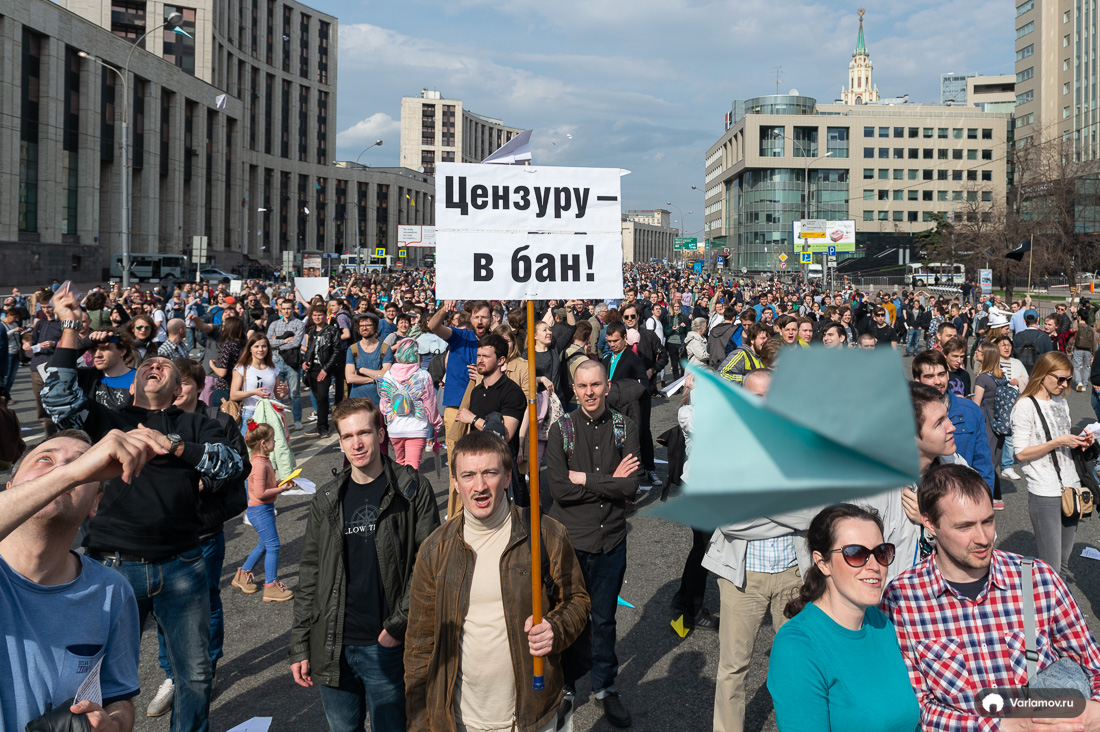 У нас завёлся предатель? сцены, протеста, происходит, инаугурации, растёт, позвольте, Сахарова, Большой, человек, пришли, думаете, проспект, неделю, Некоторые, Дурова, российским, триколором, целом, народные, походило