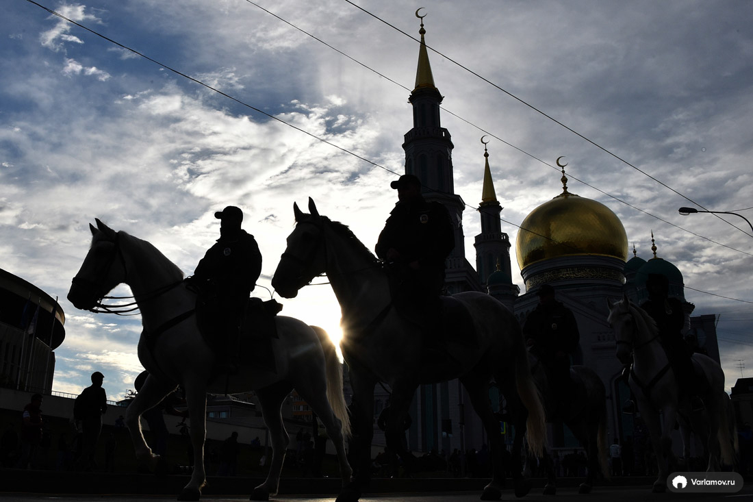 Большой праздник пришёл в Москву 