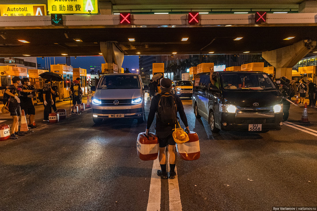 Беспорядки в Гонконге протестующих, Гонконге, только, Гонконг, полиция, против, городу, когда, полиции, очень, законопроекта, протест, протестующие, пришли, Гонконга, Протестующие, протесты, протестов, разгона, человек