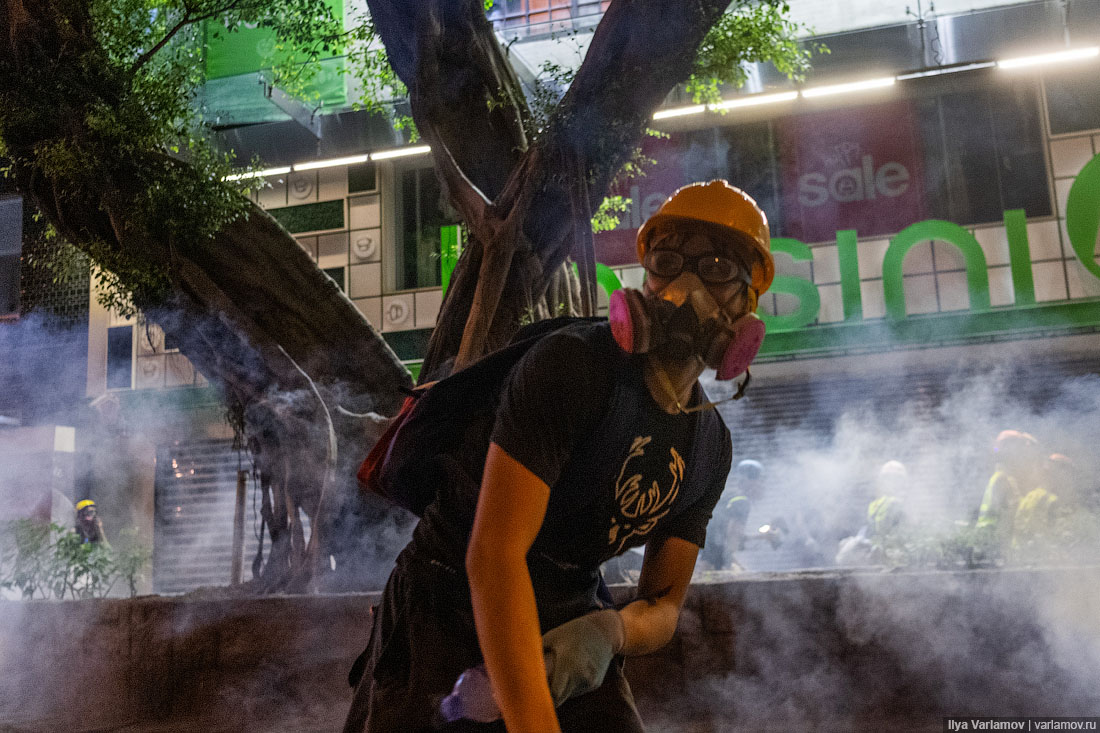 Беспорядки в Гонконге протестующих, Гонконге, только, Гонконг, полиция, против, городу, когда, полиции, очень, законопроекта, протест, протестующие, пришли, Гонконга, Протестующие, протесты, протестов, разгона, человек